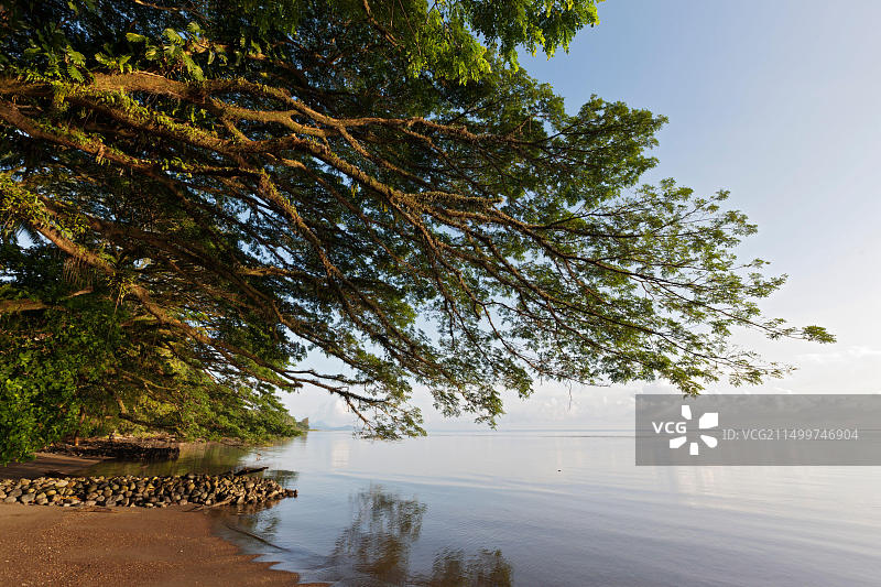 巴布亚新几内亚新不列颠金贝湾海滩图片素材