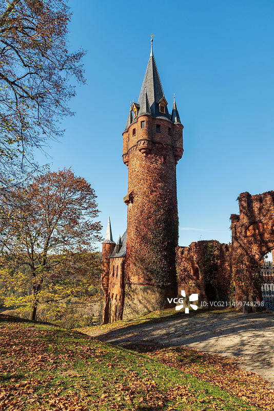 捷克共和国赫拉德茨莫拉维采的切尔韦尼扎梅克城堡塔楼，美丽的秋日图片素材