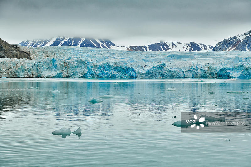科勒布林冰川，斯瓦尔巴特群岛或斯匹次卑尔根岛，欧洲图片素材