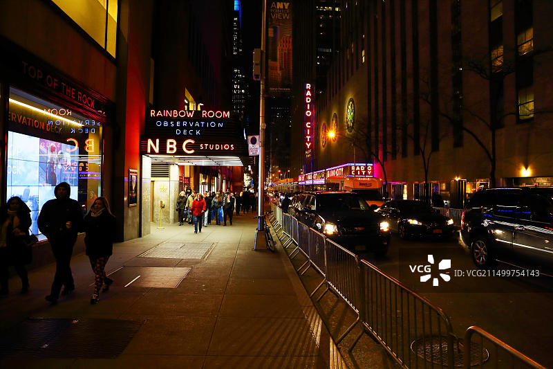 曼哈顿第50街西向：NBC工作室与无线电城音乐厅入口图片素材