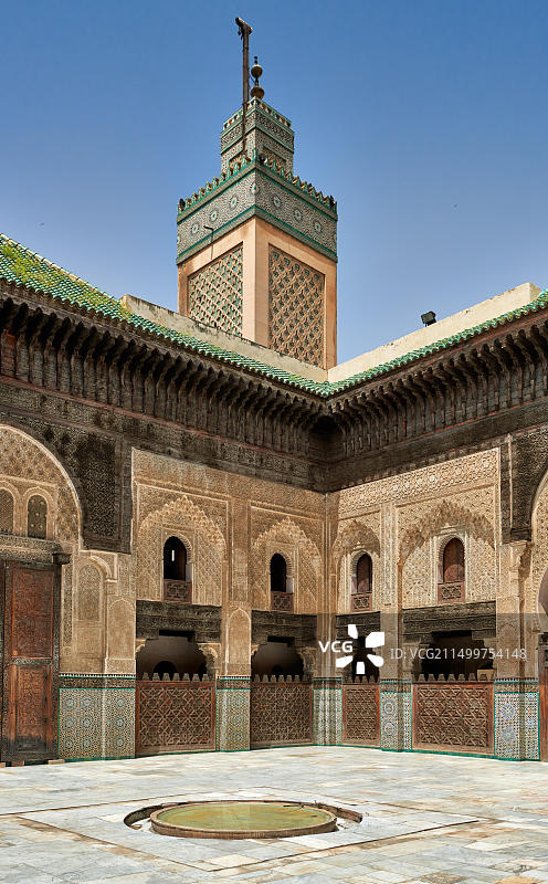 非斯布伊纳尼亚神学院的伊斯兰风格内庭院图片素材