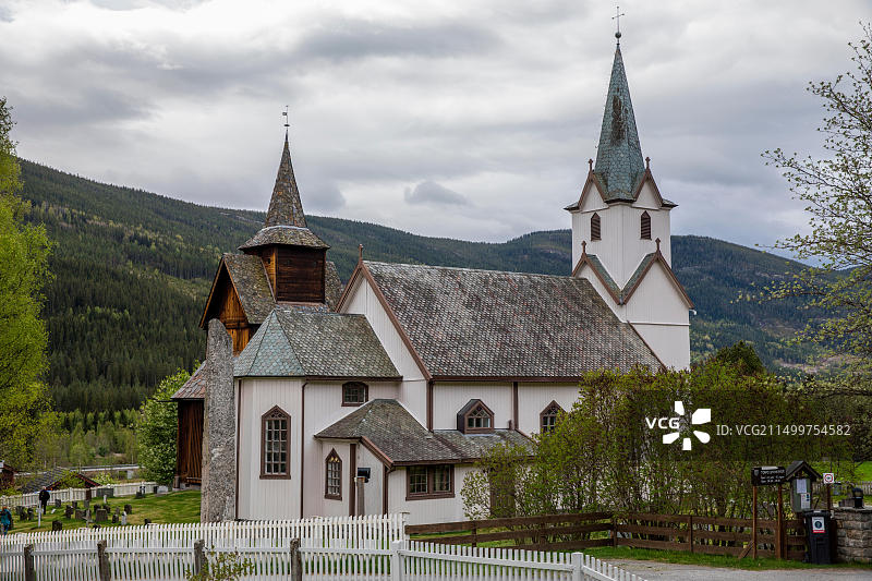 挪威布斯克吕郡托尔波木板教堂图片素材