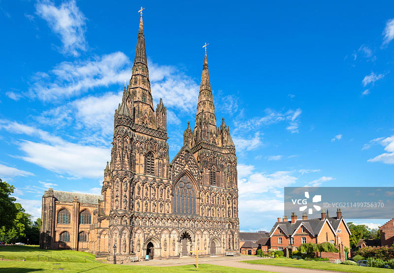 利奇菲尔德大教堂西侧，圣查德、撒克逊和诺曼国王的雕像，英国斯塔福德郡利奇菲尔德图片素材