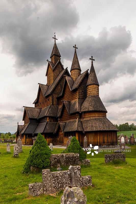 挪威泰勒马克郡海达尔木板教堂图片素材