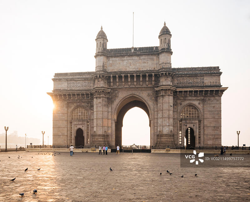 印度孟买印度门后的日出图片素材