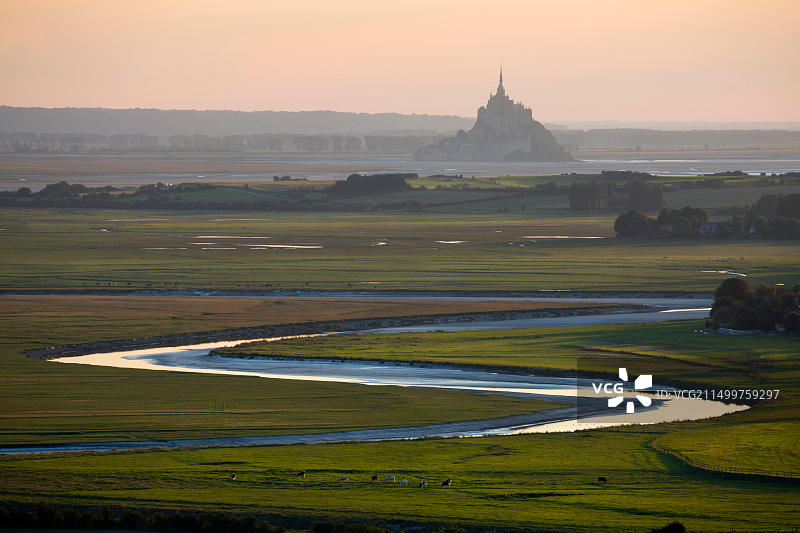 从阿夫朗什植物园观赏蒙圣米歇尔湾（法国诺曼底，联合国教科文组织世界遗产）图片素材