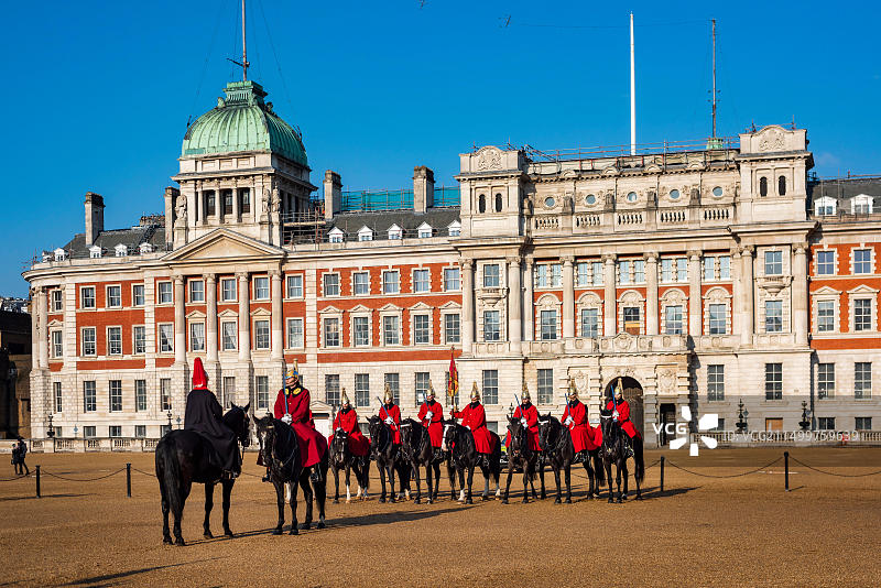 伦敦威斯敏斯特皇家骑兵卫队换岗仪式图片素材