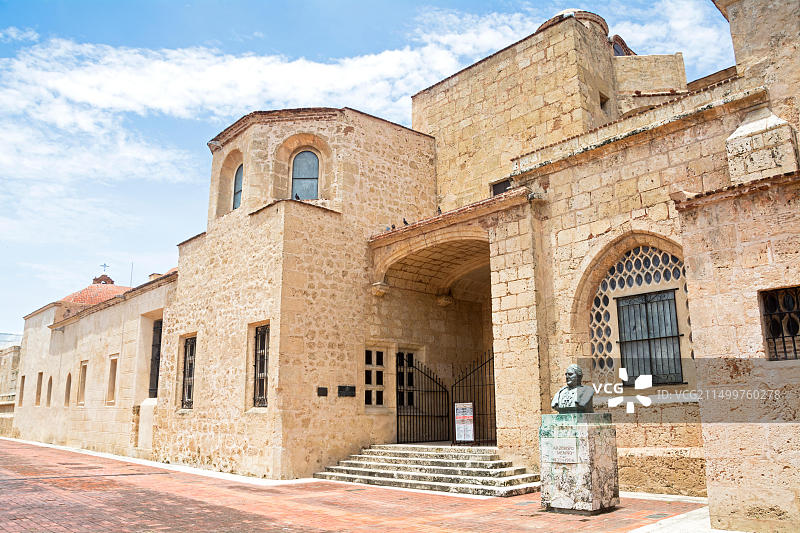 美洲第一座教堂或圣多明各教堂或圣玛利亚小教堂，其官方名称是圣伊格莱西亚大教堂图片素材