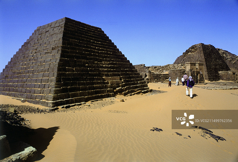 苏丹麦罗埃金字塔图片素材