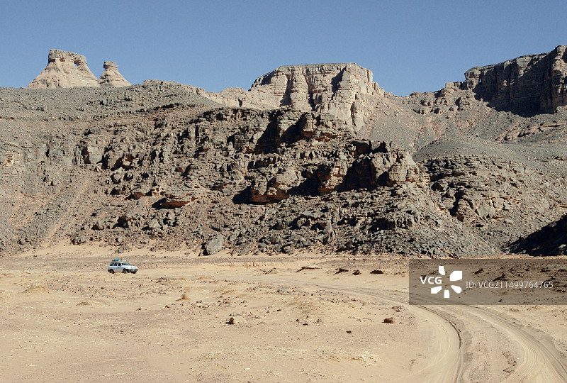 地理/旅行，阿尔及利亚，塔德拉特山脉的越野车图片素材