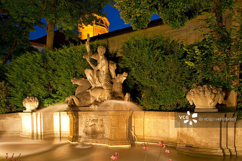 德国巴伐利亚州拜罗伊特市中心的维特尔斯巴赫喷泉图片素材