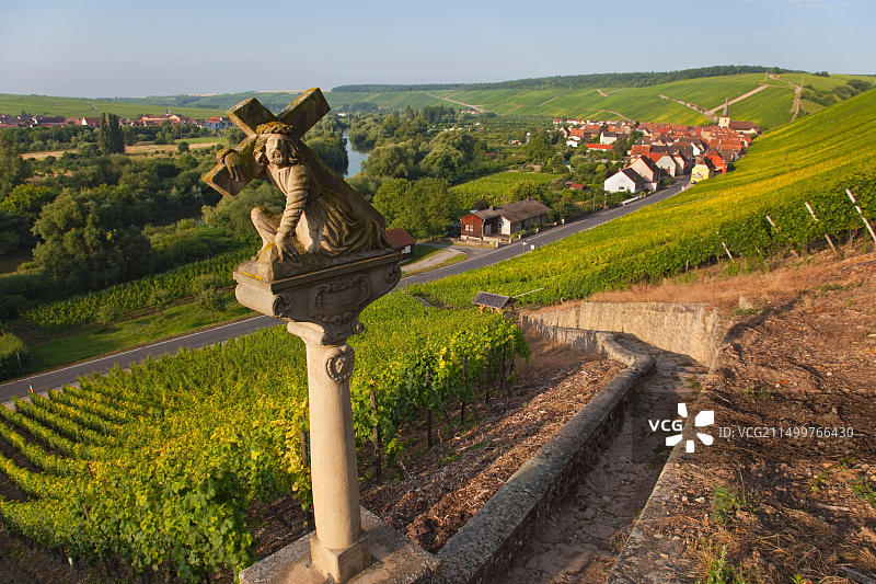 德国埃舍恩多夫十字架之路雕像图片素材