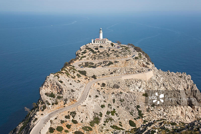 西班牙马略卡岛福门托角灯塔风光图片素材