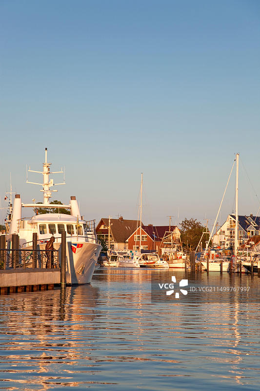 德国石勒苏益格-荷尔斯泰因尼恩多夫港口图片素材