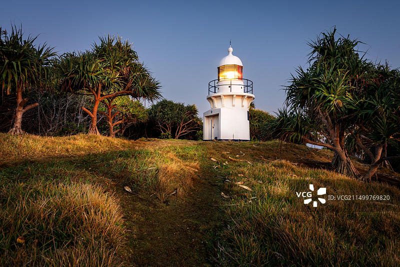 黎明时分的芬格尔角灯塔图片素材