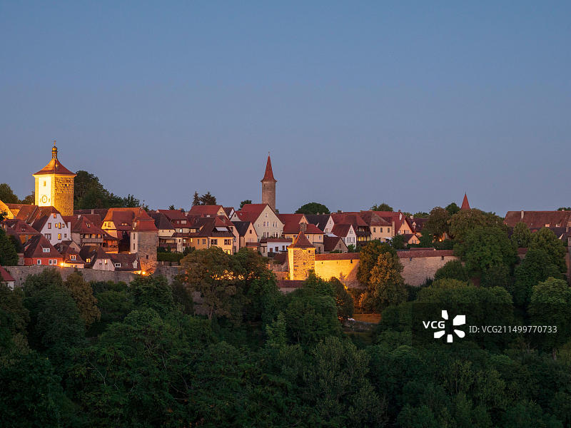 德国罗滕堡旧城区暮色景观，中弗兰肯行政区图片素材