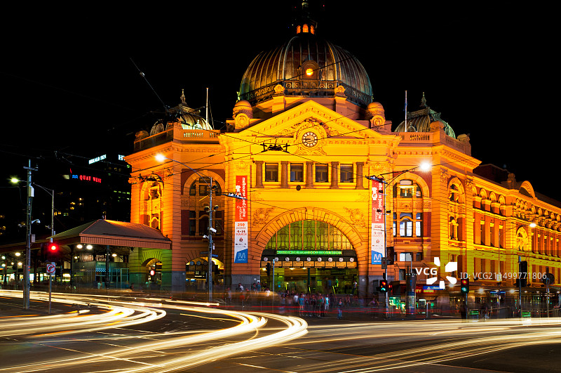墨尔本弗林德斯街车站夜景图片素材