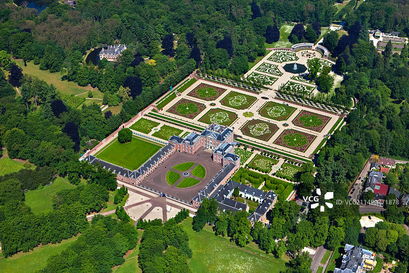 荷兰阿珀尔多伦洛宫王室宫殿，博物馆和花园鸟瞰图片素材