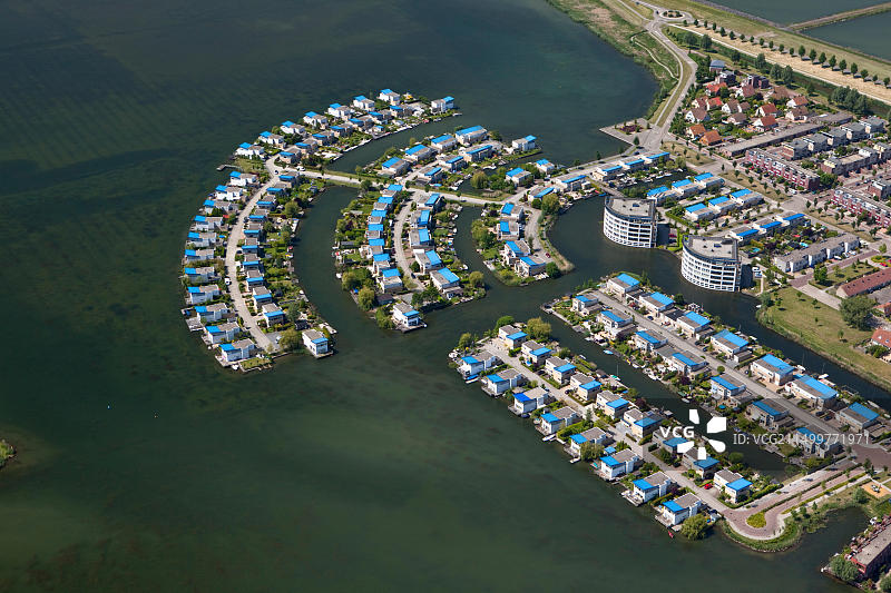 荷兰莱利斯塔德水上别墅鸟瞰图片素材