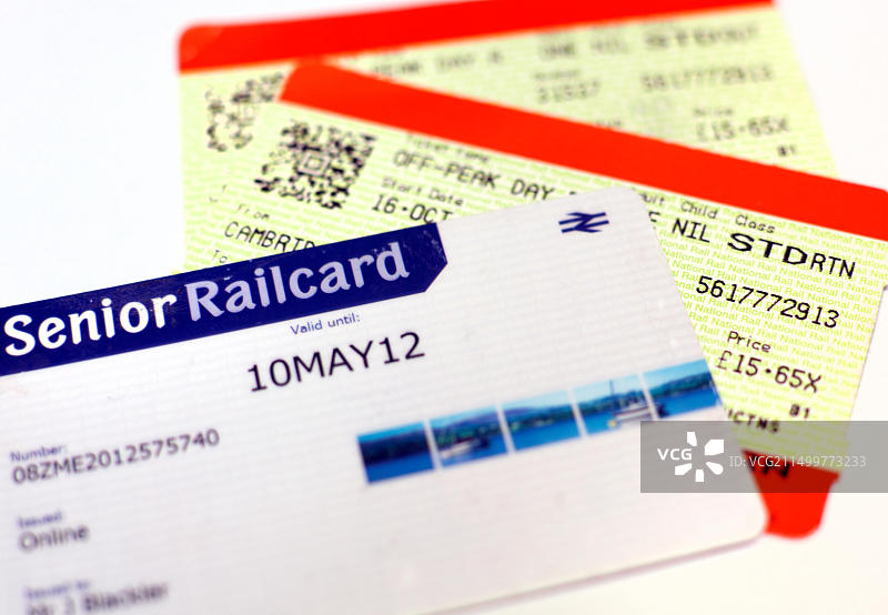 伦敦的老年人铁路卡和旅行票图片素材