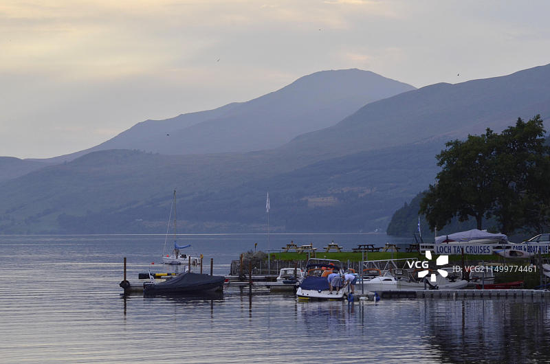 苏格兰高地泰湖上的船只，珀斯和金罗斯，英国图片素材