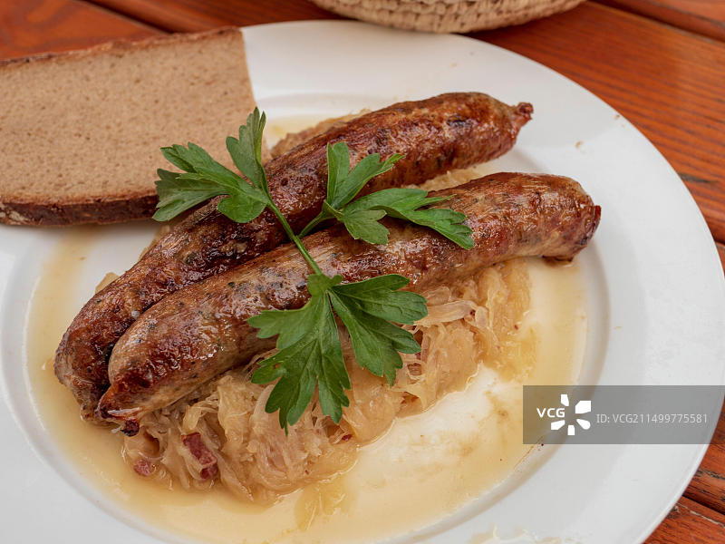 安斯巴赫香肠配酸菜，德国巴伐利亚州图片素材