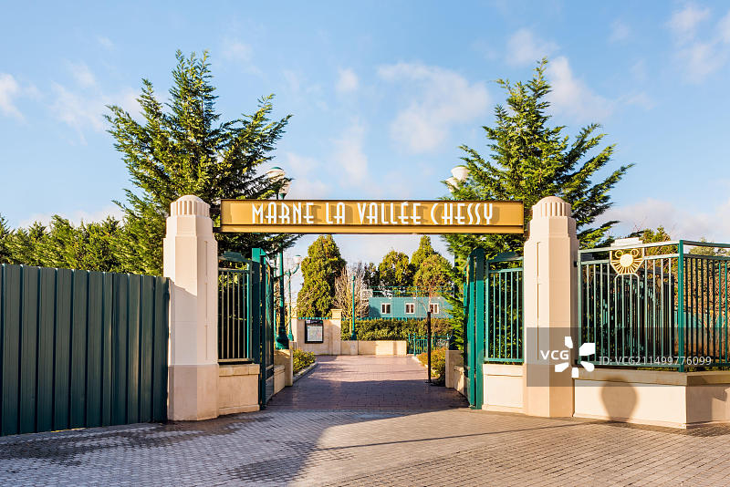 法国巴黎迪士尼马恩河谷-谢西地铁站入口图片素材