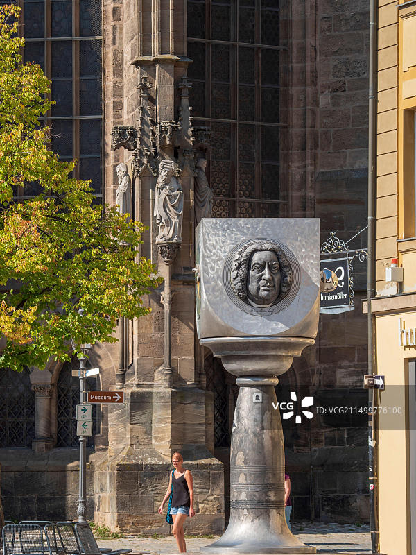 约翰尼斯教堂，巴赫雕塑，德国安斯巴赫图片素材