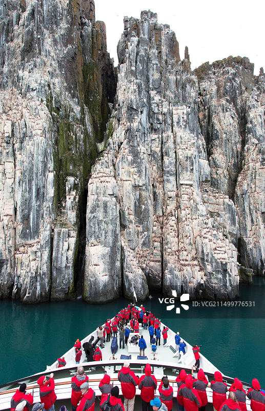 考察船，阿尔克耶莱特鸟崖图片素材