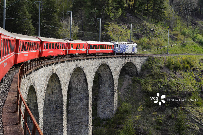 施米特纳巴赫高架桥，阿尔布拉，联合国教科文组织世界遗产，位于瑞士格劳宾登州图片素材