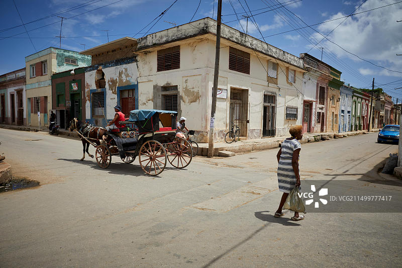 古巴卡德纳斯：公园里的马和自行车图片素材