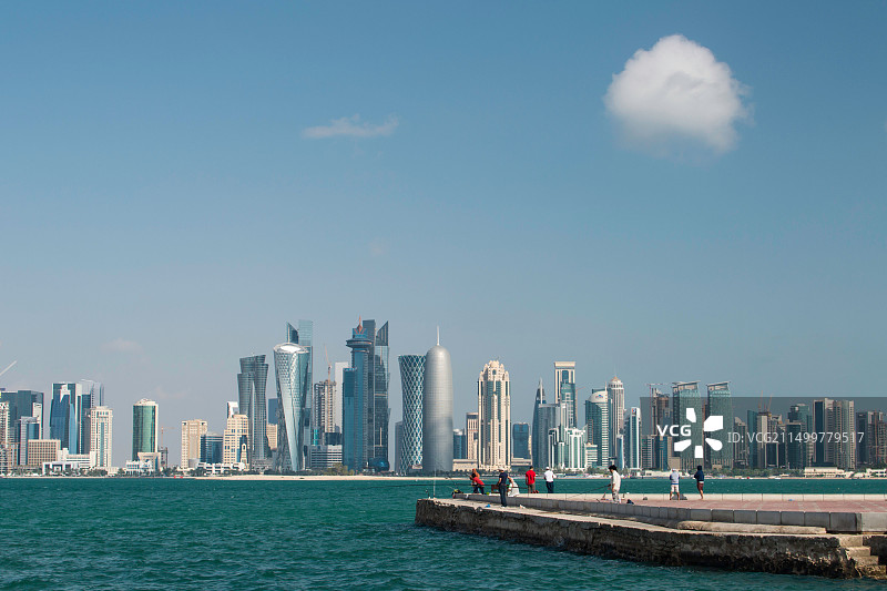 卡塔尔多哈西湾中央金融区新天际线图片素材