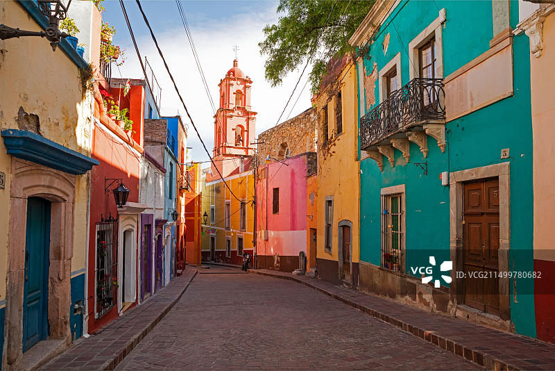 墨西哥瓜纳华托州：西班牙殖民城市的多彩街景图片素材