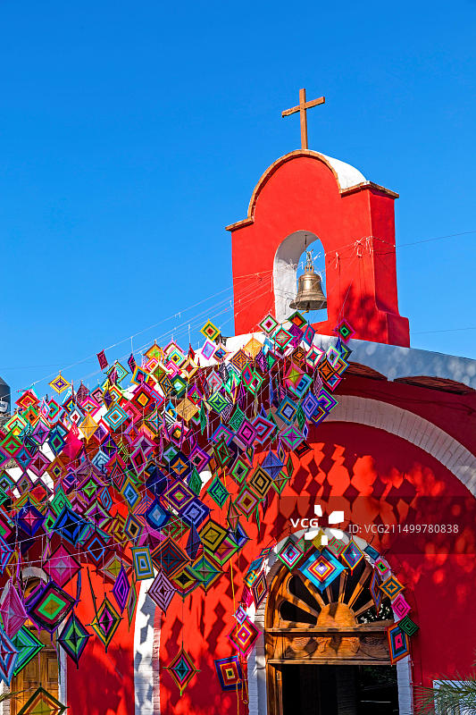 墨西哥纳亚里特州萨尤利塔瓜达卢佩圣母教区教堂与上帝之眼banner图片素材