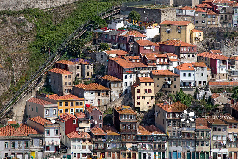 葡萄牙杜罗河畔波尔图的房屋图片素材