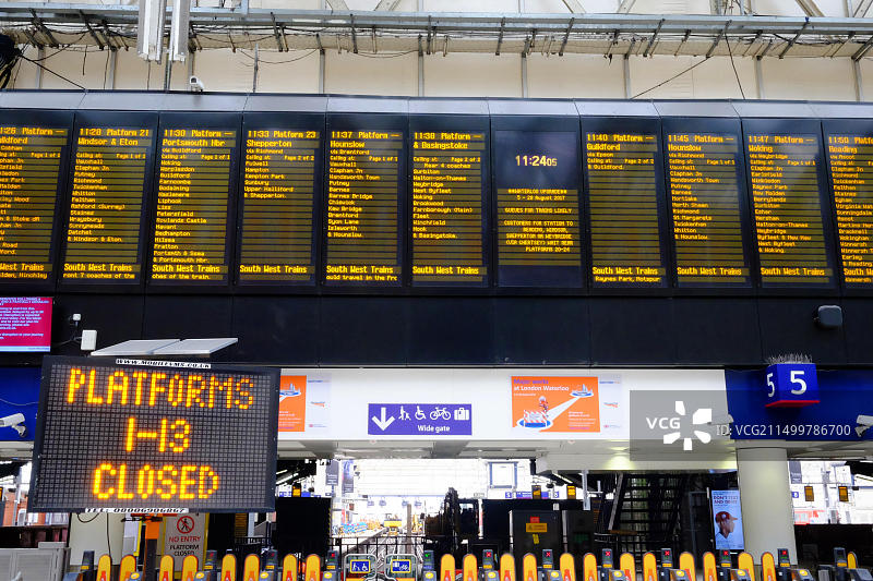 伦敦滑铁卢车站：因站台改造和脱轨事故造成的混乱（2017年8月16日）图片素材