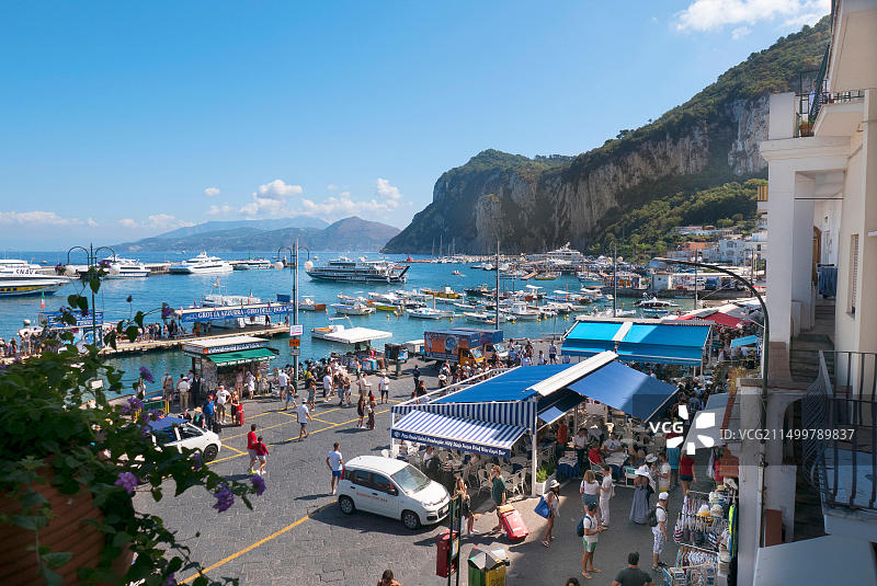意大利卡普里岛的海港图片素材