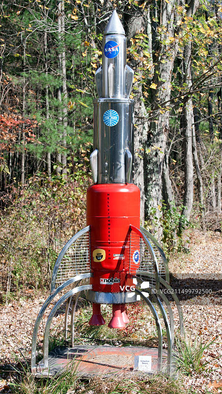 纽约州博伊斯维尔的史蒂夫·海勒民间艺术，如火箭飞船图片素材