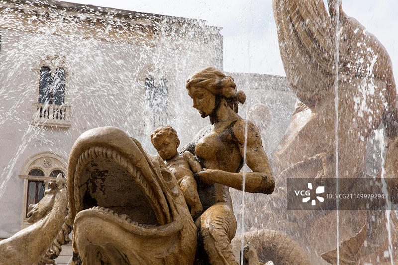 意大利西西里岛锡拉库萨的黛安娜喷泉图片素材