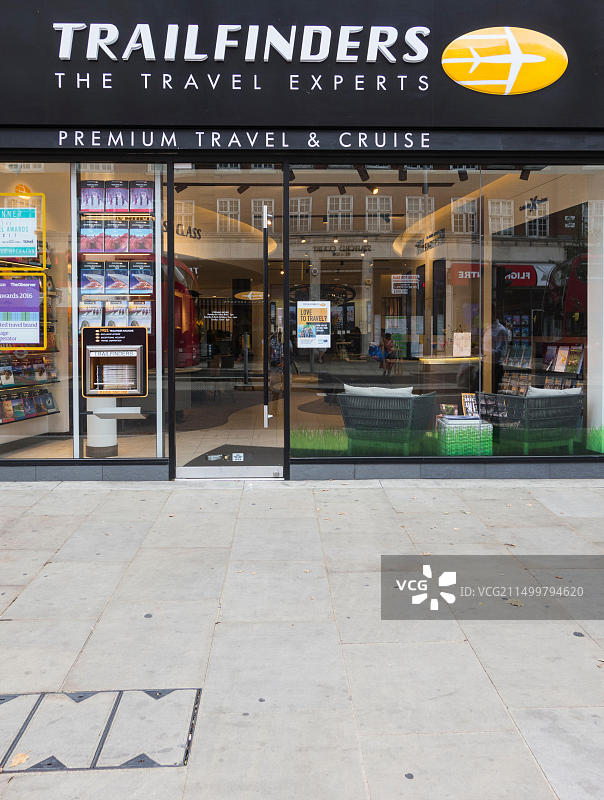位于英国伦敦肯辛顿高街的独立旅行专家公司Trailfinders图片素材