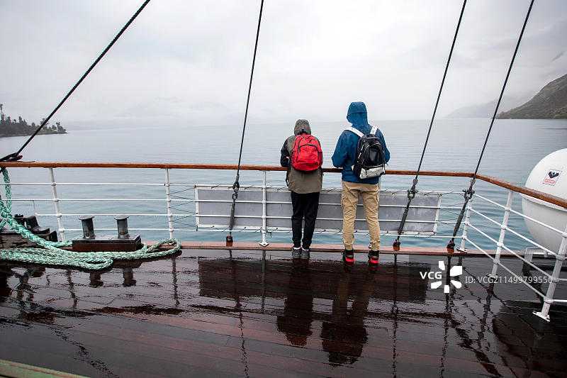 蒂姆·卡夫拍摄 - 2019年10月9日 - TSS厄恩斯劳号蒸汽船，瓦卡蒂普湖，皇后镇，新西兰图片素材