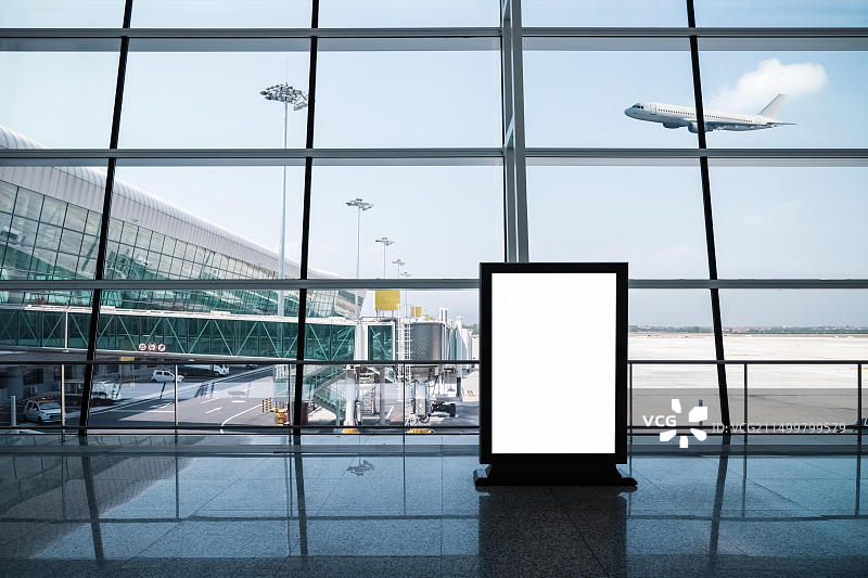 机场的空白灯箱图片素材