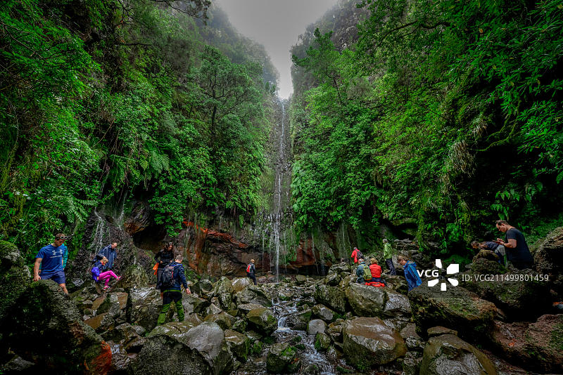 葡萄牙马德拉岛拉巴萨尔山谷25丰特斯瀑布图片素材
