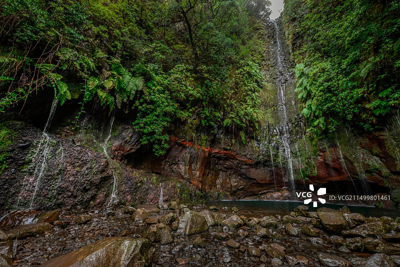 葡萄牙马德拉岛拉巴萨尔山谷25丰特斯瀑布图片素材