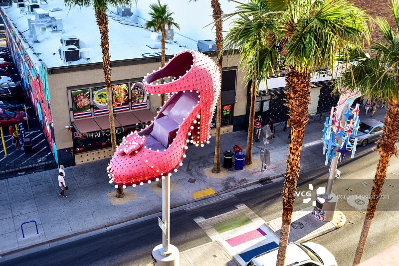 拉斯维加斯弗里蒙特街的霓虹鞋航拍图图片素材