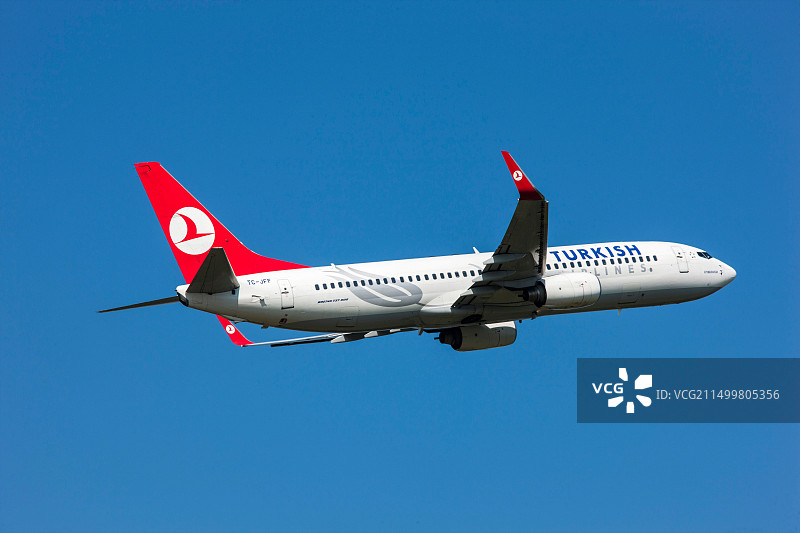 从杜塞尔多夫国际机场起飞的客机。土耳其航空公司，波音737-800图片素材