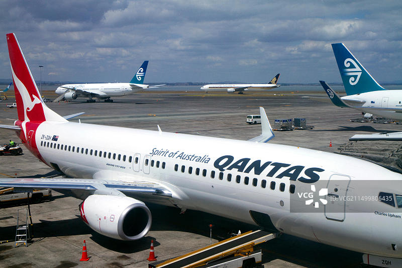 奥克兰机场的飞机，新西兰北岛奥克兰图片素材