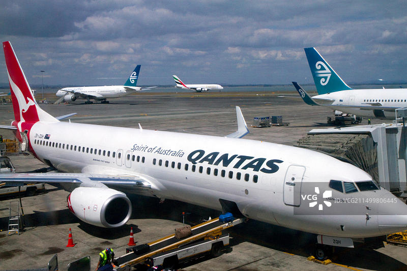 奥克兰机场的飞机，新西兰北岛奥克兰图片素材