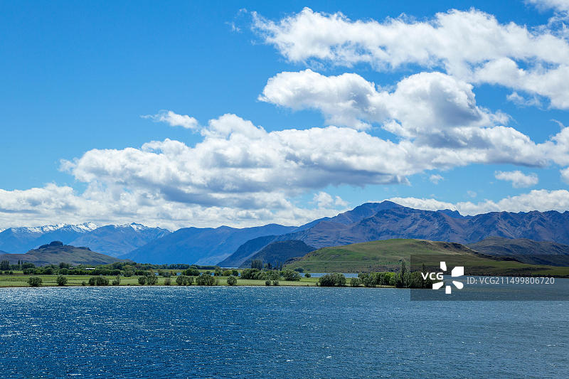 新西兰南岛克伦威尔的邓斯坦湖风光图片素材