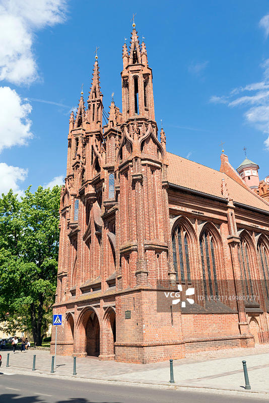 立陶宛维尔纽斯的圣安妮教堂和圣方济各与伯纳丁教堂图片素材